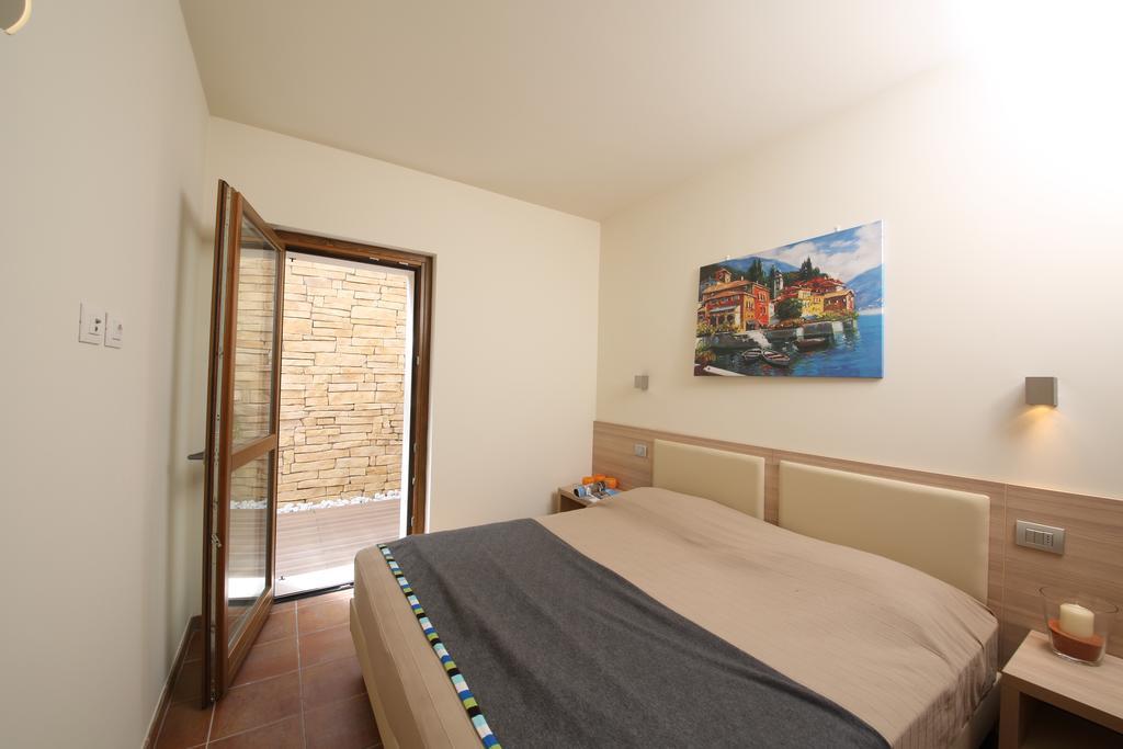 Appartamenti Corte Leonardo Garda  Camera foto
