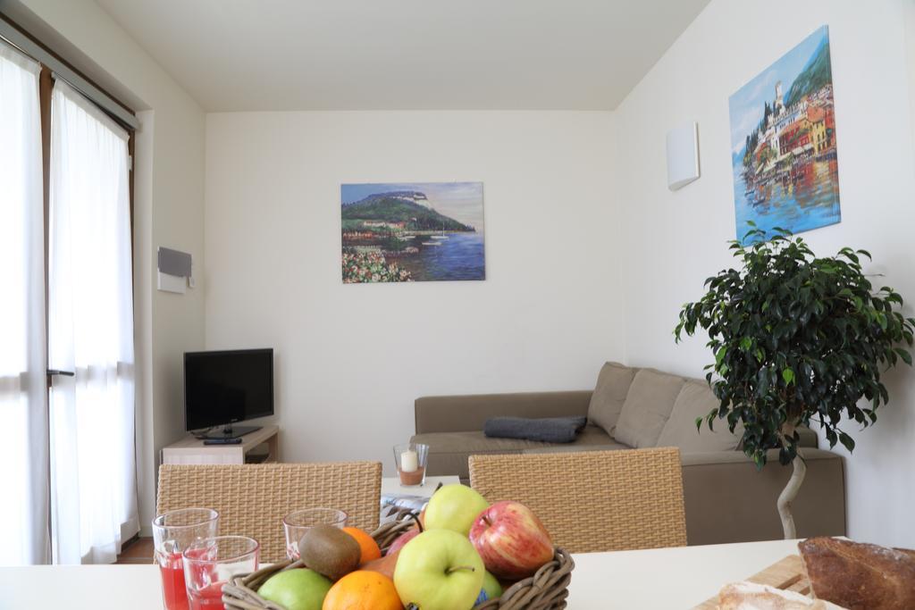 Appartamenti Corte Leonardo Garda  Camera foto