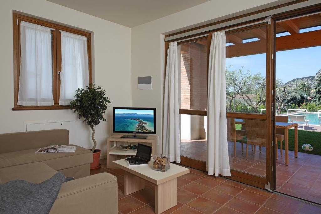 Appartamenti Corte Leonardo Garda  Camera foto